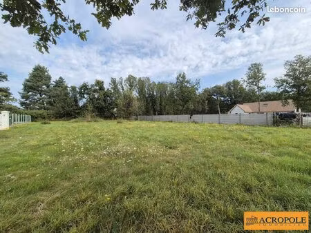 terrain 1060 m² coullons