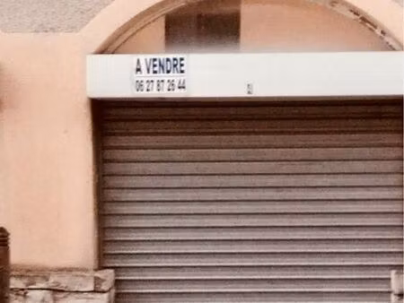 locaux commerciaux vides à vendre