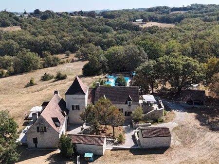 maison de caractère haut de gamme à gourdon