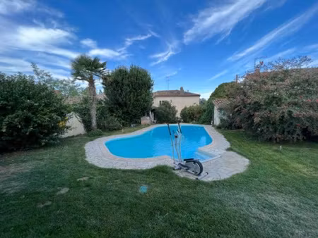 maison de village avec pisciine garage et jardin intime