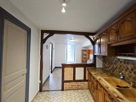 immeuble comprenant 2 appartements à deux pas des commerces