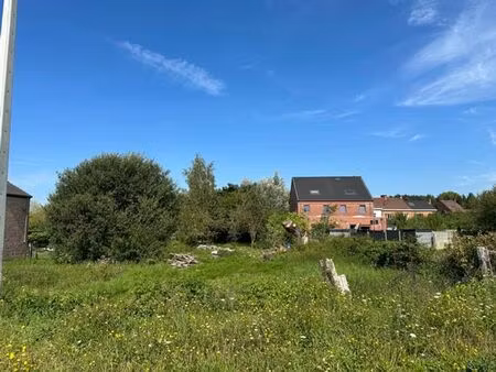 terrain constructible  situé dans une zone résidentielle