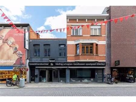 commerce avec appartement