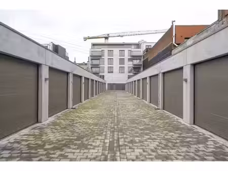 garage à vendre dans la meersstraat à waregem