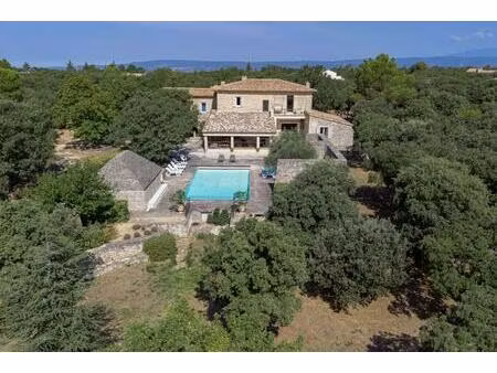 magnifique propriété avec vue sur un terrain paysager de 1 3ha