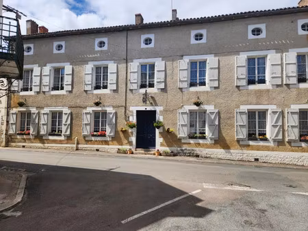 vente maison 13 pièces 446 m² champagne-mouton (16350)