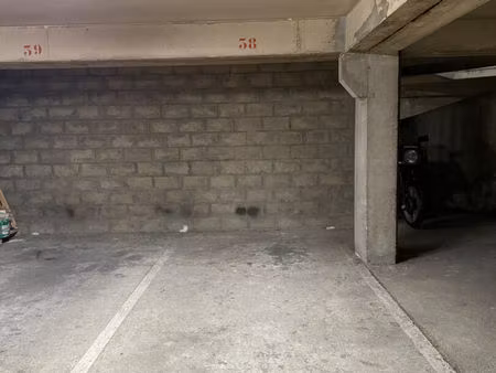parking paris 10 m²