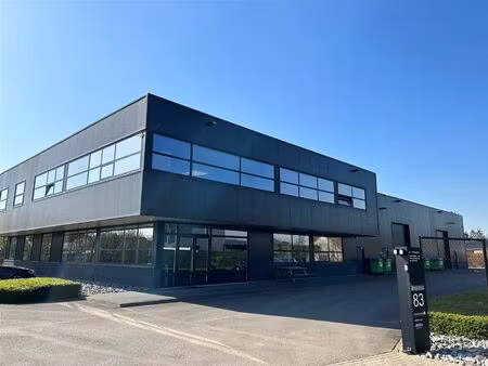 bemeubeld kantoor van 154 m² met magazijn te huur in paal/beringen