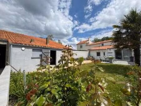 vente maison à venansault (85190) : à vendre / 101m² venansault