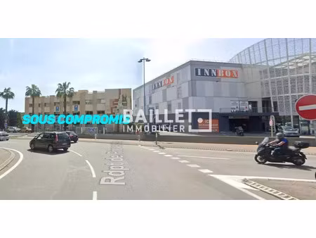 emplacement n°1  immeuble de bureaux de 2610 m2 a vendre