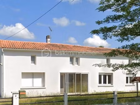 maison de village de 120 m² à donnezac