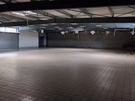 location commerce bessines 746 m²