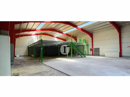 locaux d'activité/show-room à louer dans parc d'activités dynamique
