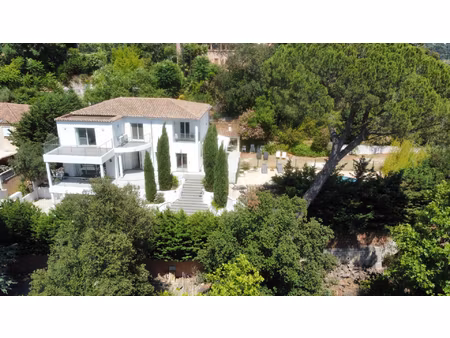 a louer à marseille 13012 - maison de grand standing avec jardin  piscine et garage