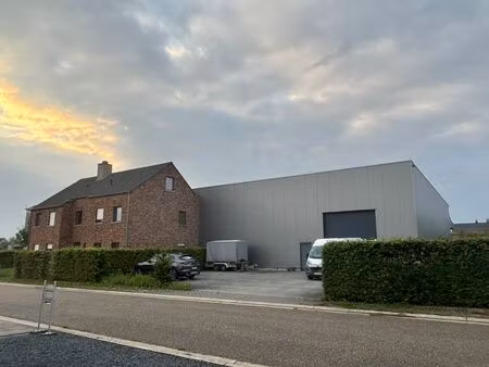 bedrijfspand met woonst