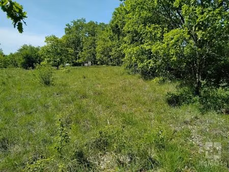 grand terrain à bâtir à 20 min de cahors est