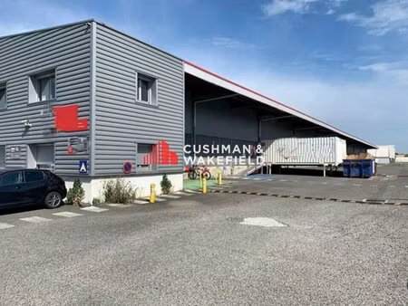 entrepot de messagerie à louer