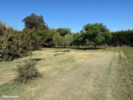 terrain 978 m² brens