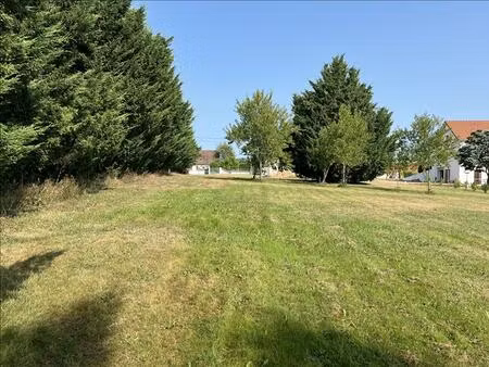 vente terrain 2055 m² prémilhat (03410)