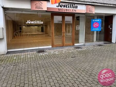 420 m² commerciële ruimte in het centrum van tongeren