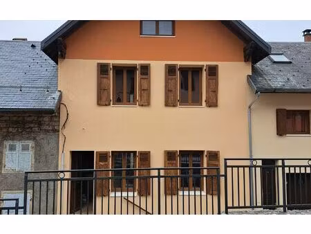 location maison  m² t-4 à entremont-le-vieux  970 €