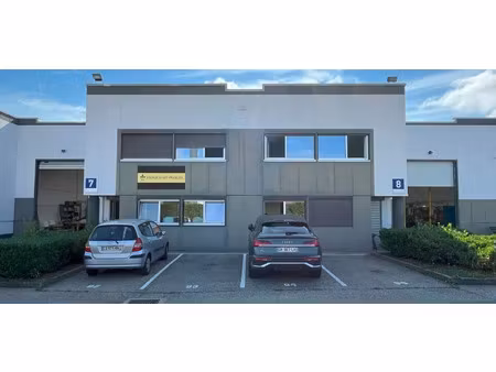 location commerce 887 m² à décines-charpieu (69150)