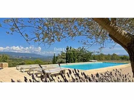 maison avec piscine et jardin joucas (84)