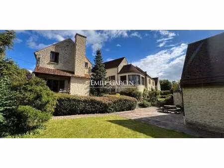 propriété avec piscine et jardin magny-en-vexin (95)