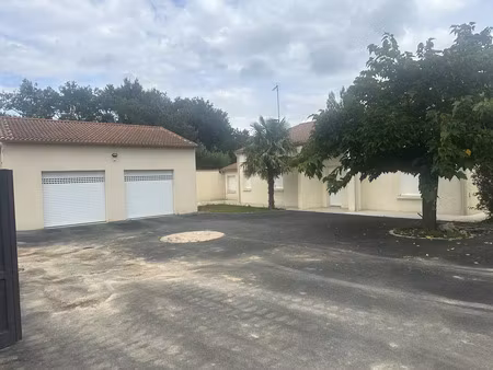 location maison chaniers 17610 - - surface privée
