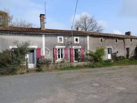 vente longère et corps de ferme à secondigny (79130) : à vendre / 115m² secondigny