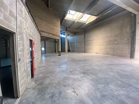 location local d'activités valenton 751 m²