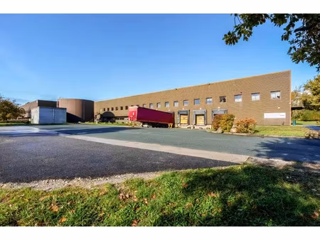 a louer - local d'activites 8 927 m² divisibles a partir de 4 420 m² - canejan proche a63