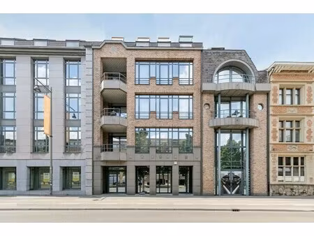 handelsruimte (286 m2) + terras (65m2) te hasselt- centrum