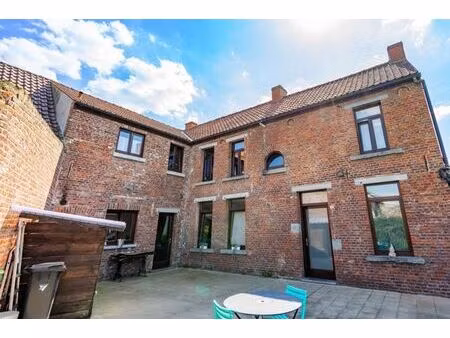 immeuble de rapport comprenant 2 appartements