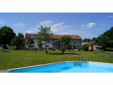 maison de luxe en vente à saint-priest-des-champs  france