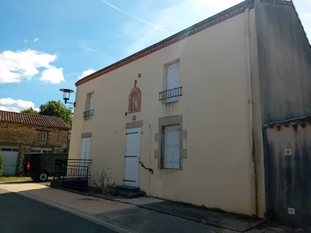 très belle maison de bourg de 170 m2 habitable à st martin d