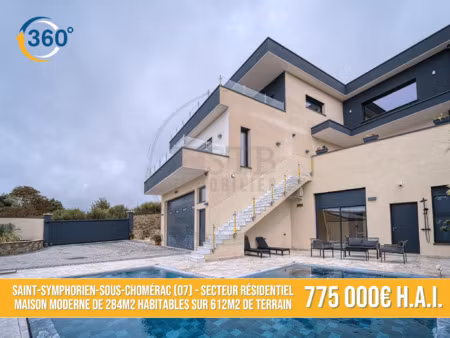 propriété d'exception de 284m2 environ sur 612m2 de terrain