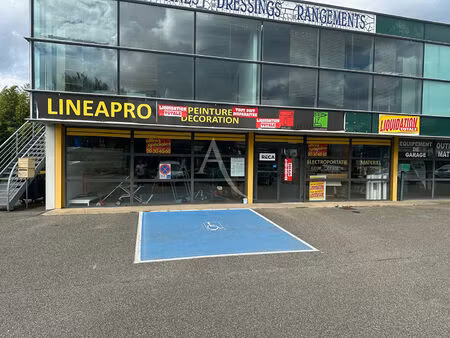 location commerce 4 pièces 230 m² à montauban (82000)