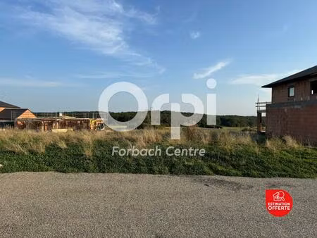 à seingbouse  terrain constructible de 536 m²  viabilisé  dans un environnement calme et v