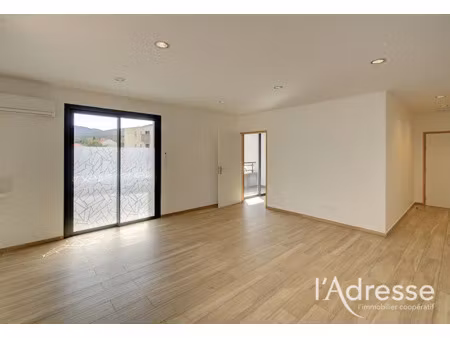 location locaux professionnels 43.6 m² à lucciana (20290)  884 €