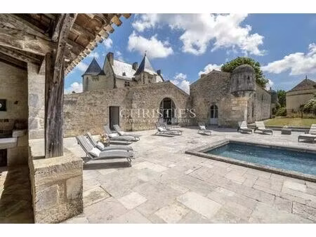prestigieux château de 1494 m2 en vente - saintes  france