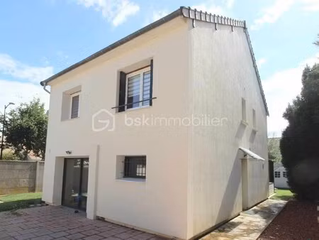 maison traditionnelle de 125 m² à nozay