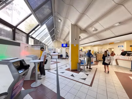 local commercial à louer de 567 30m2