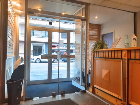 espace professionnel de 338 m²