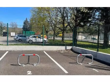 location stationnement  m² t- à gex  80 €