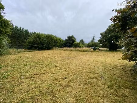 terrain 4 040 m² le val d hazey