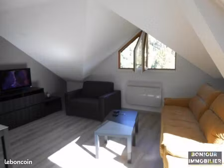 studio 1 pièce 27 m²