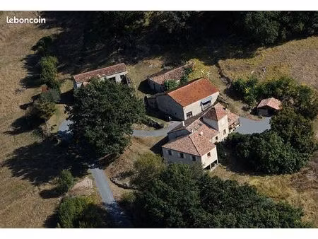 propriété 9 pièces 220 m²