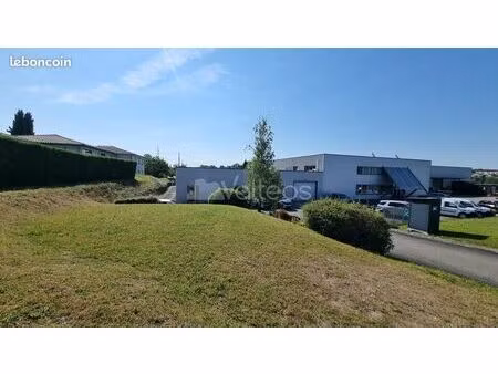 local bureaux 860 m²