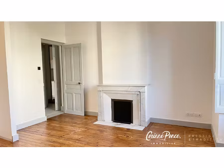 nimes quartier carnot superbe p4 bourgeois entierement renov